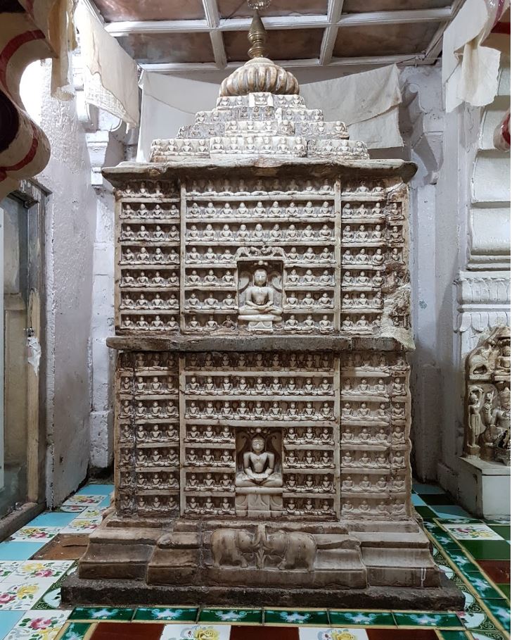 Shri Adinath Porwad Digamber Jain Mandir, Maheshwar, District - Khargone (M.P.) image 6
