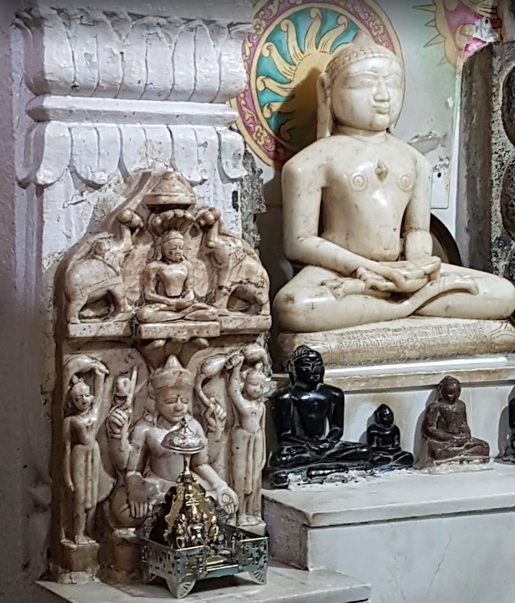 Shri Adinath Porwad Digamber Jain Mandir, Maheshwar, District - Khargone (M.P.) image 8
