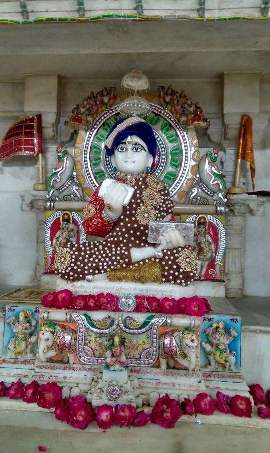 Shri Adinath Jain Shwetamber Mandir and Dadawadi, Bhatrewas, Mandsaur (M.P.) image 5