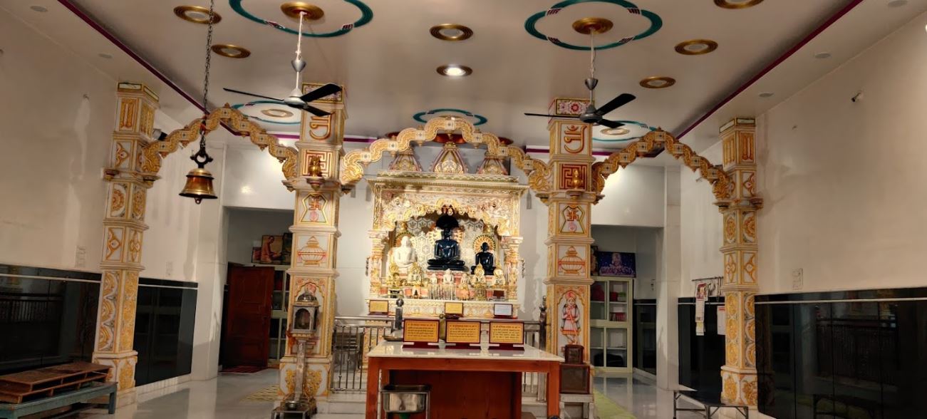 Shri 1008 Parshvnath Digamber Jain Mandir, Near Parade Ground, Ambah, District - Morena (M.P.)