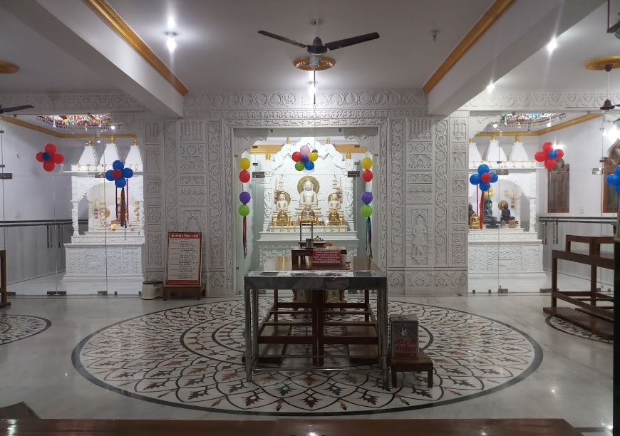 Shri Dev Parshvnath Digamber Jain Panchayati Mandir, Chawdi Ward, Gadarwara, District - Narsimhapur (M.P.) image 1
