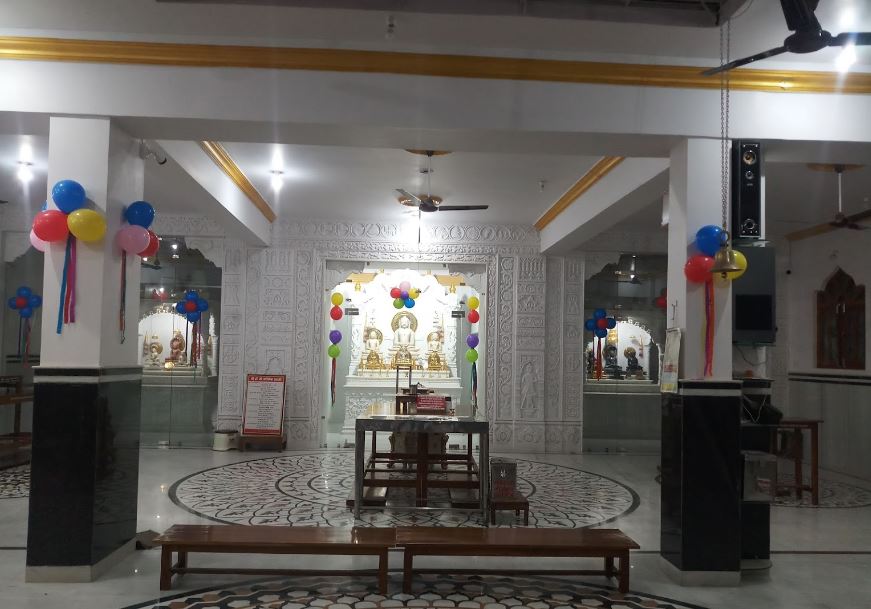 Shri Dev Parshvnath Digamber Jain Panchayati Mandir, Chawdi Ward, Gadarwara, District - Narsimhapur (M.P.) image 2