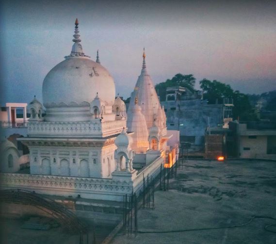 Shri Dev Parshvnath Digamber Jain Panchayati Mandir, Chawdi Ward, Gadarwara, District - Narsimhapur (M.P.) image 3