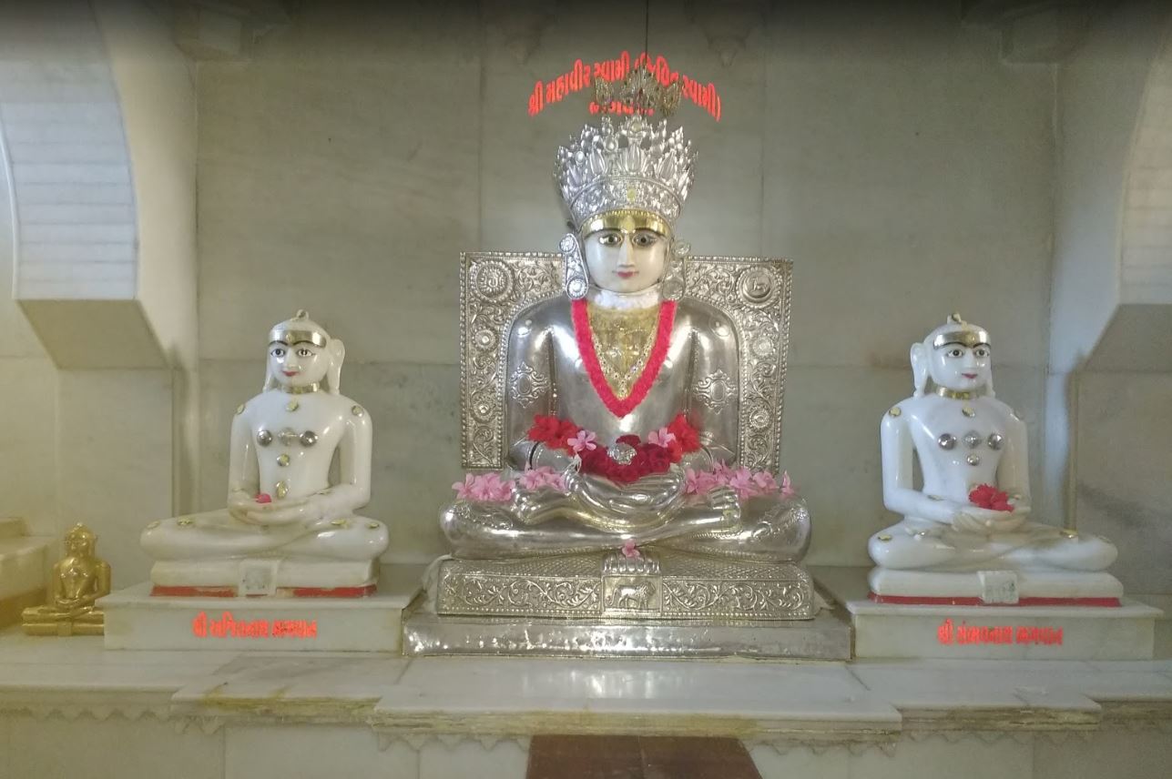 Shri Jain Shwetamber Mandir, Gotegaon, District - Narsimhapur (M.P.) image 1