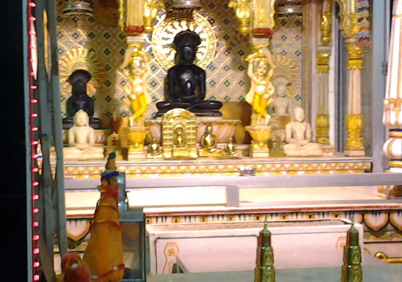 Shri Parshvnath Digamber Jain Mandir, Neemuch Chawni, Neemuch (M.P.) image 2