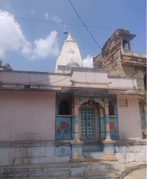 Shri Shantinath Jain Shwetamber Mandir, Tarapur, District - Neemuch (M.P.) image 2