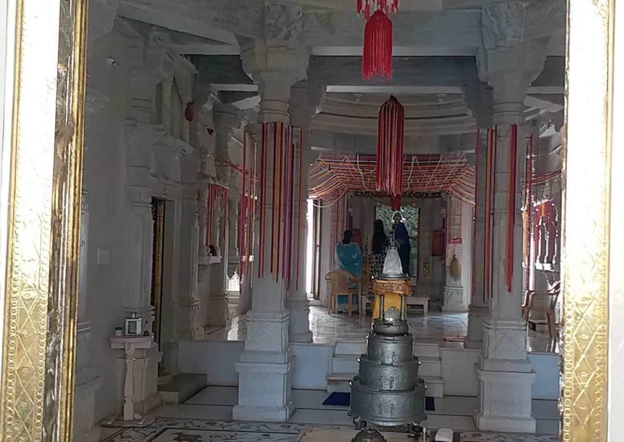 Shri Jain Shwetamber Parshvnath Ji Mandir, Purana, Manasa, District - Neemuch (M.P.) image 2