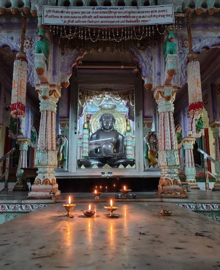 Shri Adinath Digamber Jain Mandir, Badi, District - Raisen (M.P.) image 3