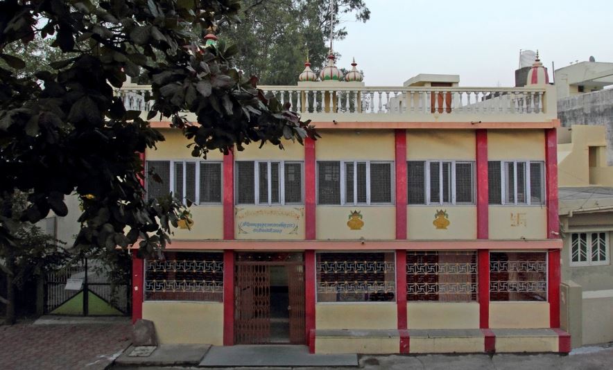 Shri 1008 Chandraprabhu Digamber Jain Mandir, Shastri Colony, Jaora, District-Ratlam (M.P.) image 1