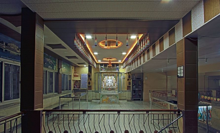 Shri 1008 Chandraprabhu Digamber Jain Mandir, Shastri Colony, Jaora, District-Ratlam (M.P.) image 4