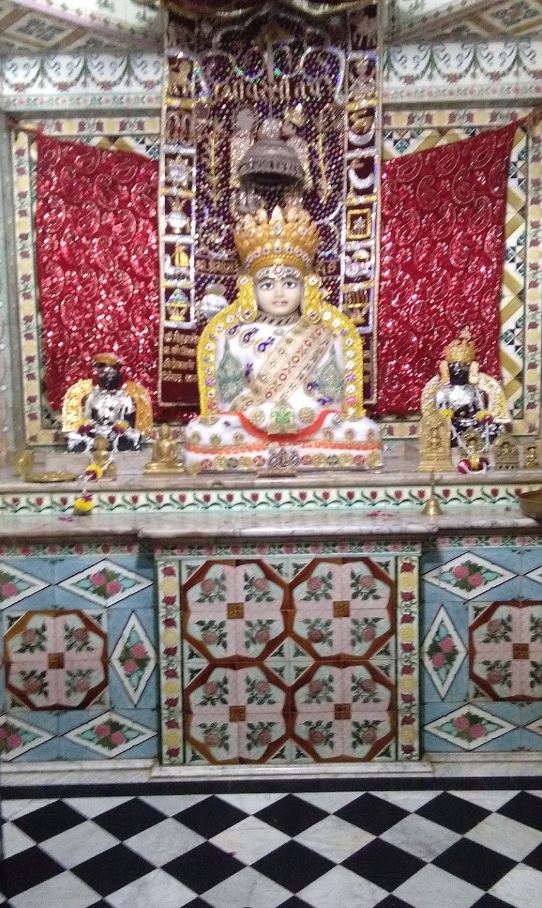 Shri Jain Shwetamber Mandir, Rojana, District - Ratlam (M.P.) image 1