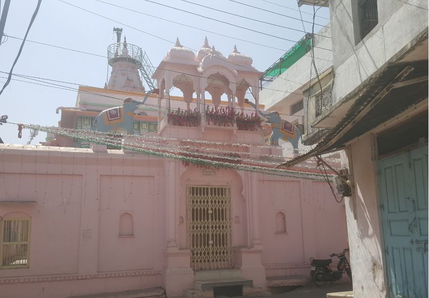 Shri Sumatinath Jain Shwetamber Mandir, Kabir Sahab Mandir, Bohra Baakhal, Ratlam (M.P.) image 1