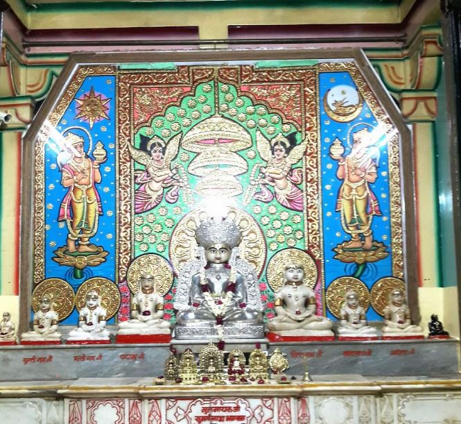 Shri Sumatinath Jain Shwetamber Mandir, Kabir Sahab Mandir, Bohra Baakhal, Ratlam (M.P.) image 2