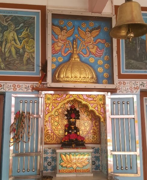 Shri Sumatinath Jain Shwetamber Mandir, Kabir Sahab Mandir, Bohra Baakhal, Ratlam (M.P.) image 4