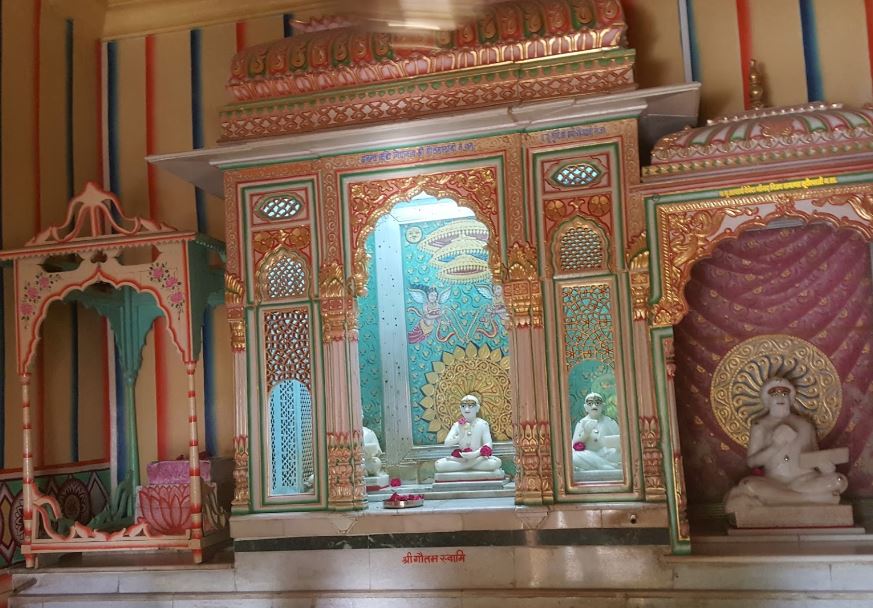 Shri Sumatinath Jain Shwetamber Mandir, Kabir Sahab Mandir, Bohra Baakhal, Ratlam (M.P.) image 5