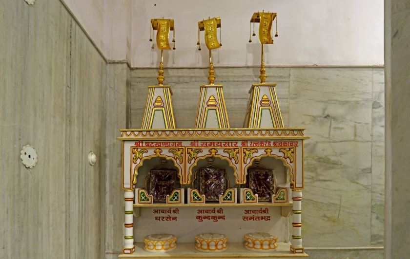 Shri Mahaveer Swami Digamber Jain Mandir, Garhakota, District – Sagar (M.P.) image 5