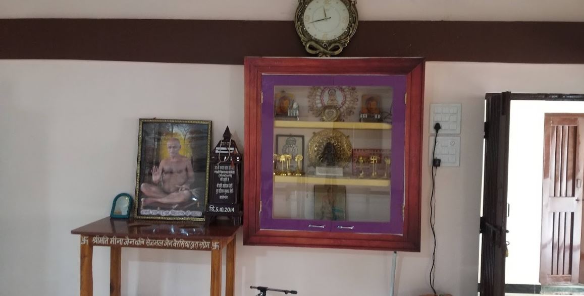 Shri Parshvnath Digamber Jain Mandir, Shastri Colony, Nasrullaganj, District - Sehore (M.P.) image 5