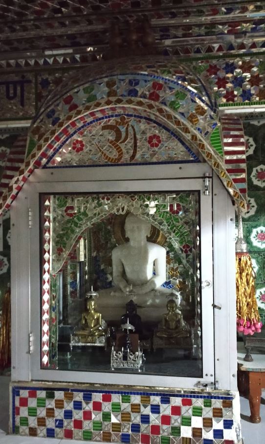 Shri Chandraprabhu Digamber Jain Mandir, Kolaras, District - Shivpuri (M.P.) image 3