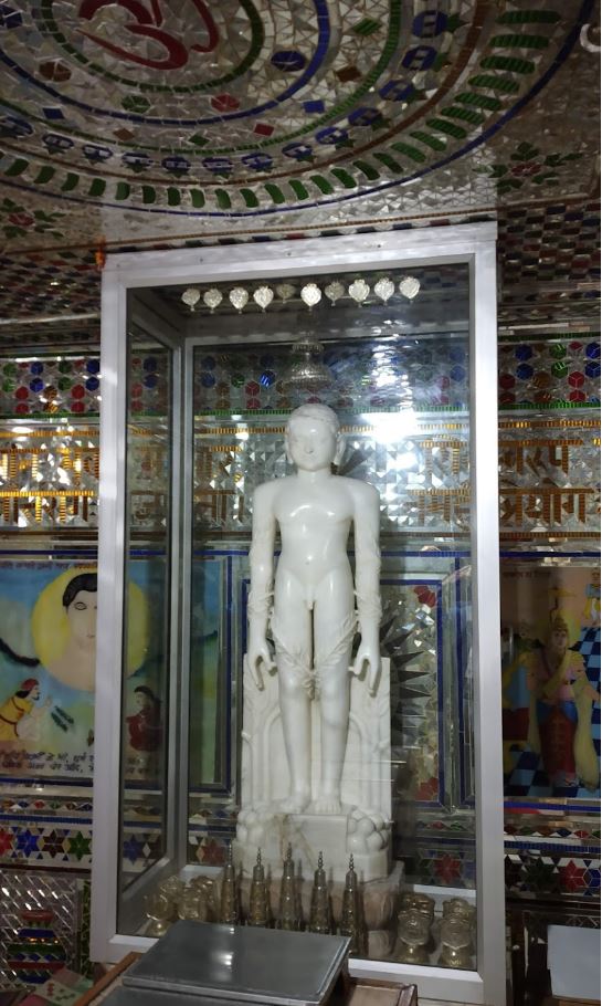 Shri Chandraprabhu Digamber Jain Mandir, Kolaras, District - Shivpuri (M.P.) image 4
