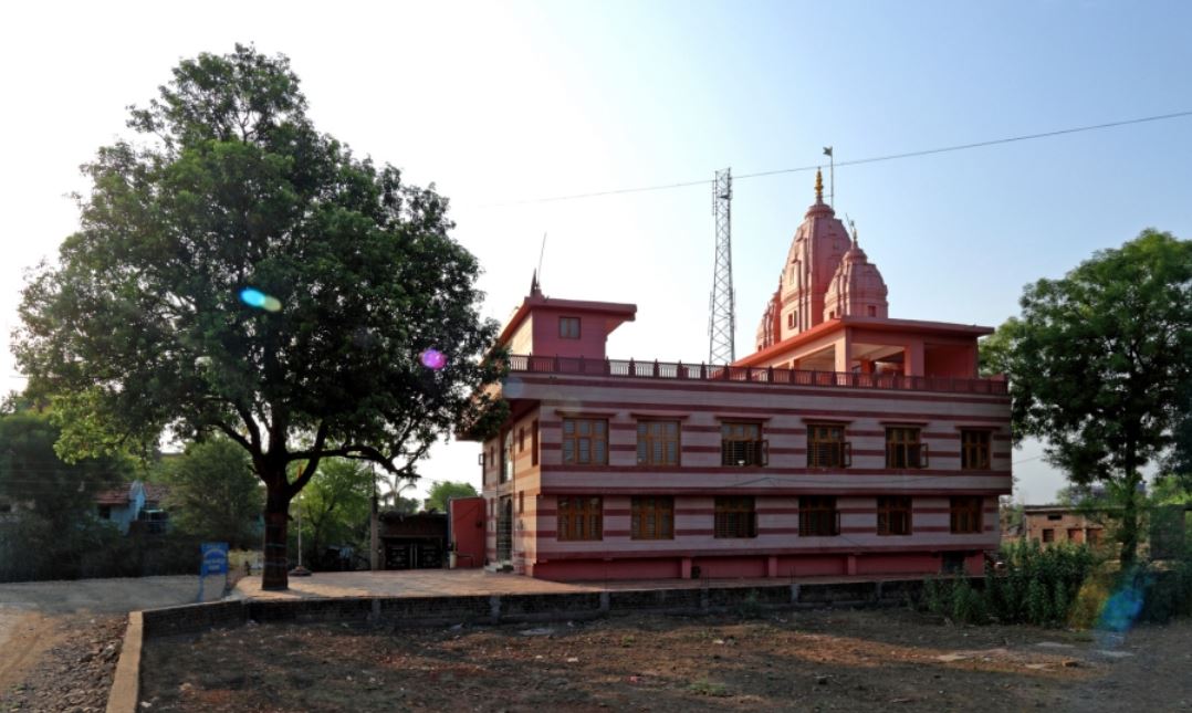 Shri 1008 Shantinath Kund Kund Kahan Digamber Jain Mandir, Gourjhamar, District - Sagar (M.P.) image 2