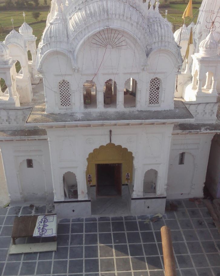 Shri Digamber Jain Mandir, Baldeogarh, District-Tikamgarh (M.P.) image 1