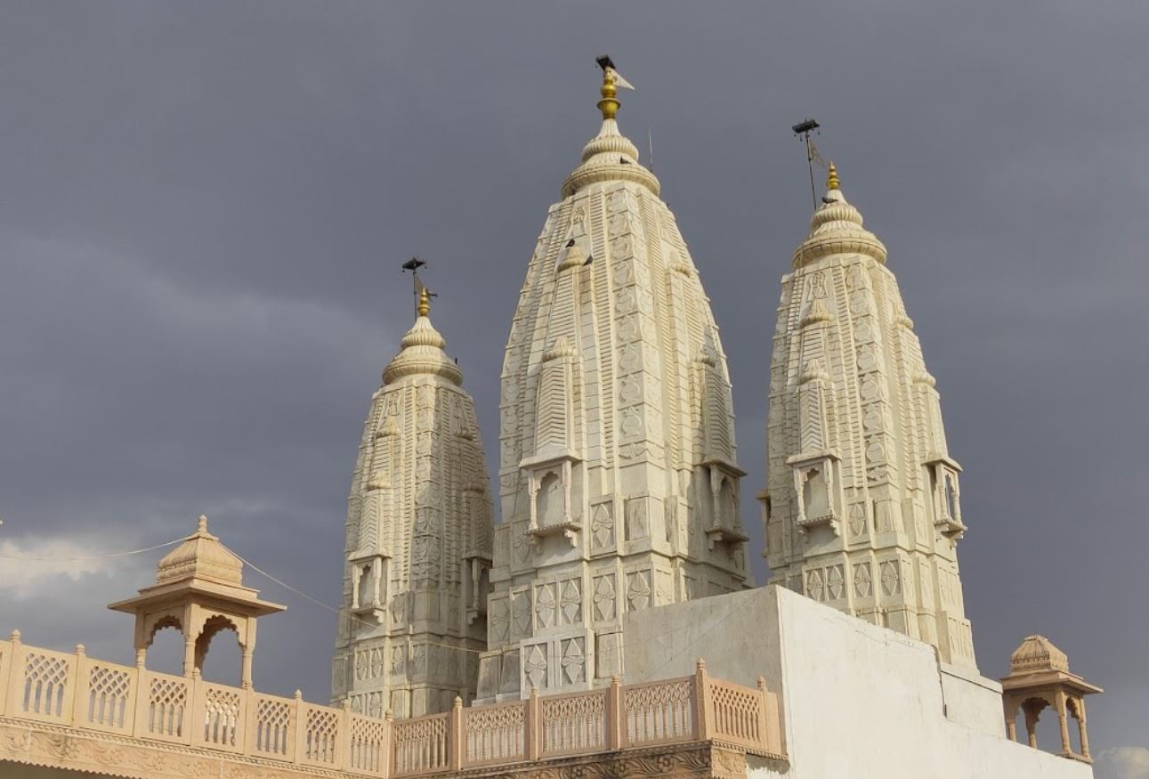 Shri 1008 Parshvnath Digamber Jain Mandir, Kankariyatalai, District - Neemuch (M.P.) image 4