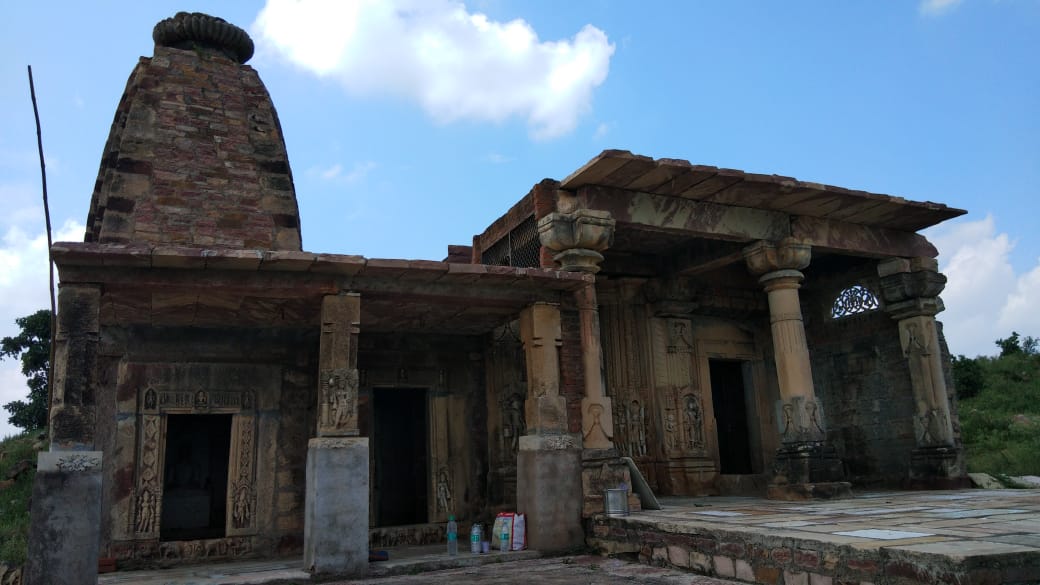 Shri Digamber Jain Prachin Tirth Kshetra, Karahi Karai, District-Gwalior (Madhya Pradesh) main image