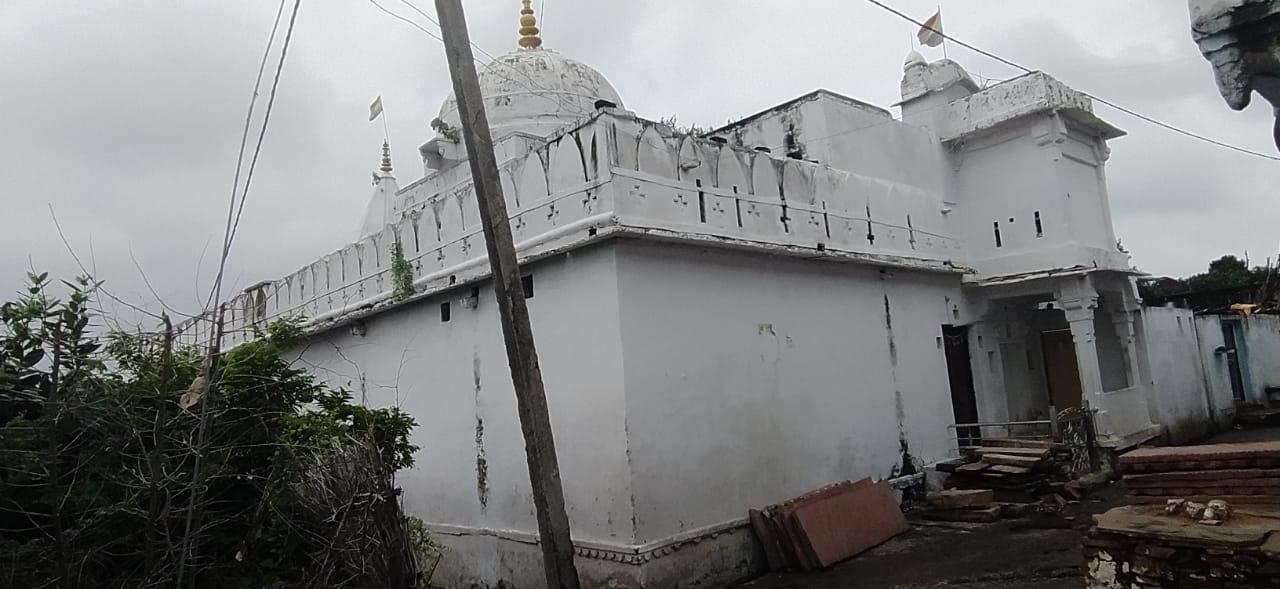 Shri Parshvnath Digamber Jain Mandir, Ramnagar, Chanderi, District - Ashoknagar (M.P.) thumbnail 5