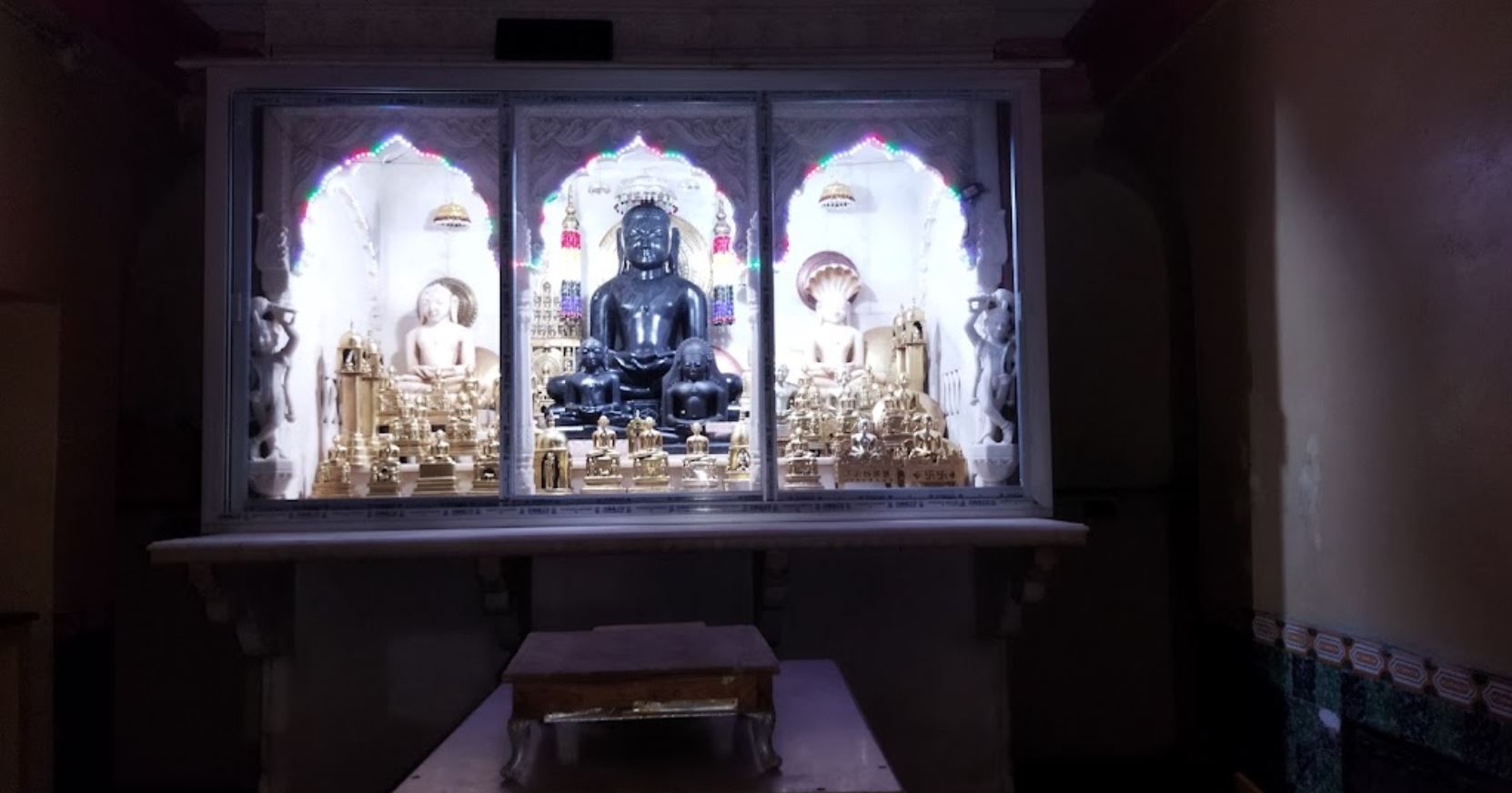 Shri 1008 Adinath Digamber Jain Naya Mandir Ji, Katra Bazar, Tikamgarh (M.P.) image 6