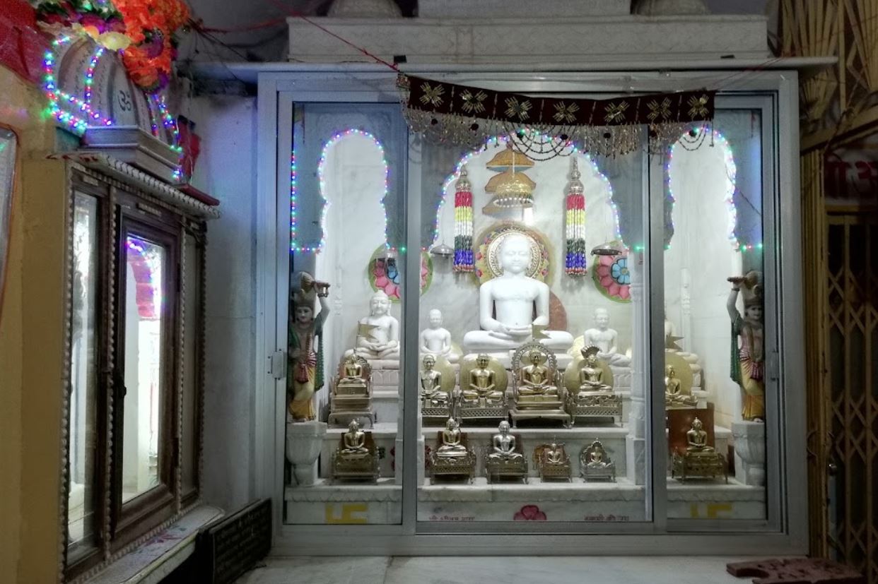 Shri 1008 Adinath Digamber Jain Naya Mandir Ji, Katra Bazar, Tikamgarh (M.P.) image 11