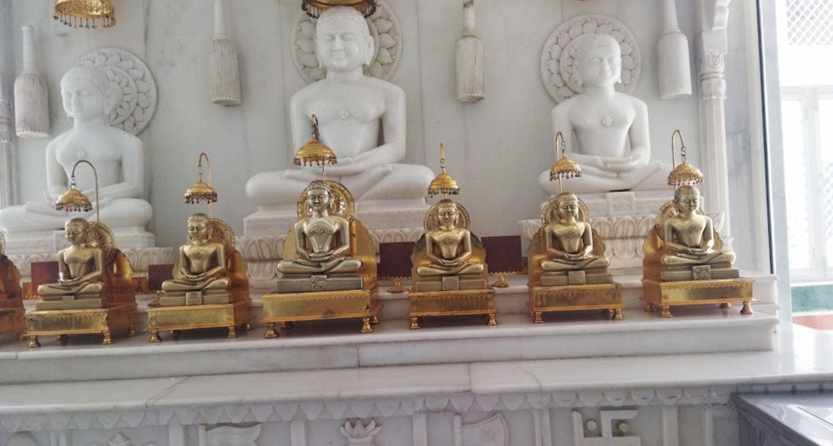 Shri 1008 Digamber Jain Simandhar Jin Chaitalaya Gyan Mandir, Katra Bazar, Tikamgarh (M.P.) image 8