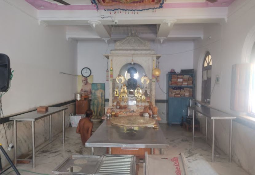 Shri Dev Parshvnath Digamber Jain Mandir, Nohta, District - Damoh (M.P.) image 2