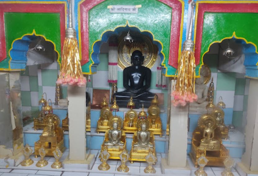 Shri 1008 Adinath Digamber Jain Panchayati Bada Mandir, Nohta, District - Damoh (M.P.) image 1