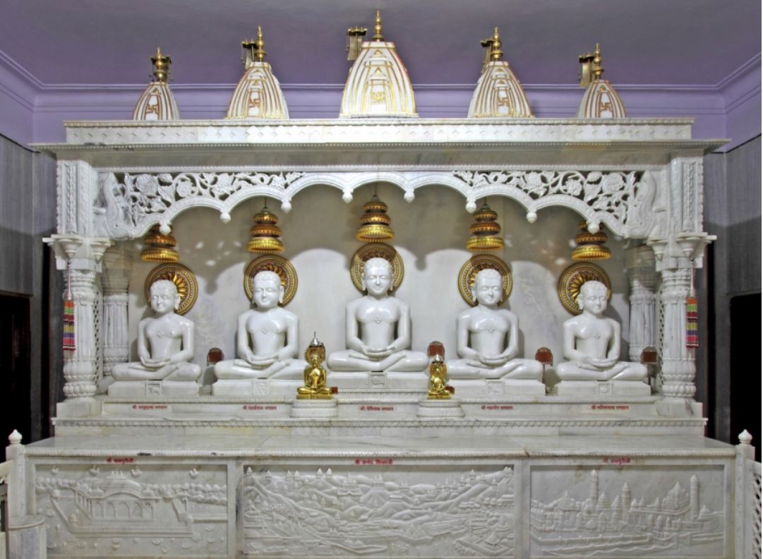 Shri Panch Balyati and Viharmaan Bees Tirthankar Digamber Jain Mandir, Sadhana Nagar, Airport Road, Indore (M.P.) image 3