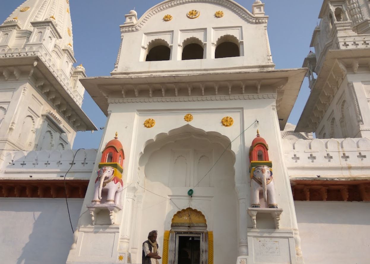 Shri Parshvnath Digamber Jain Mandir, Pidaruwa, District - Sagar (Madhya Pradesh) image 3
