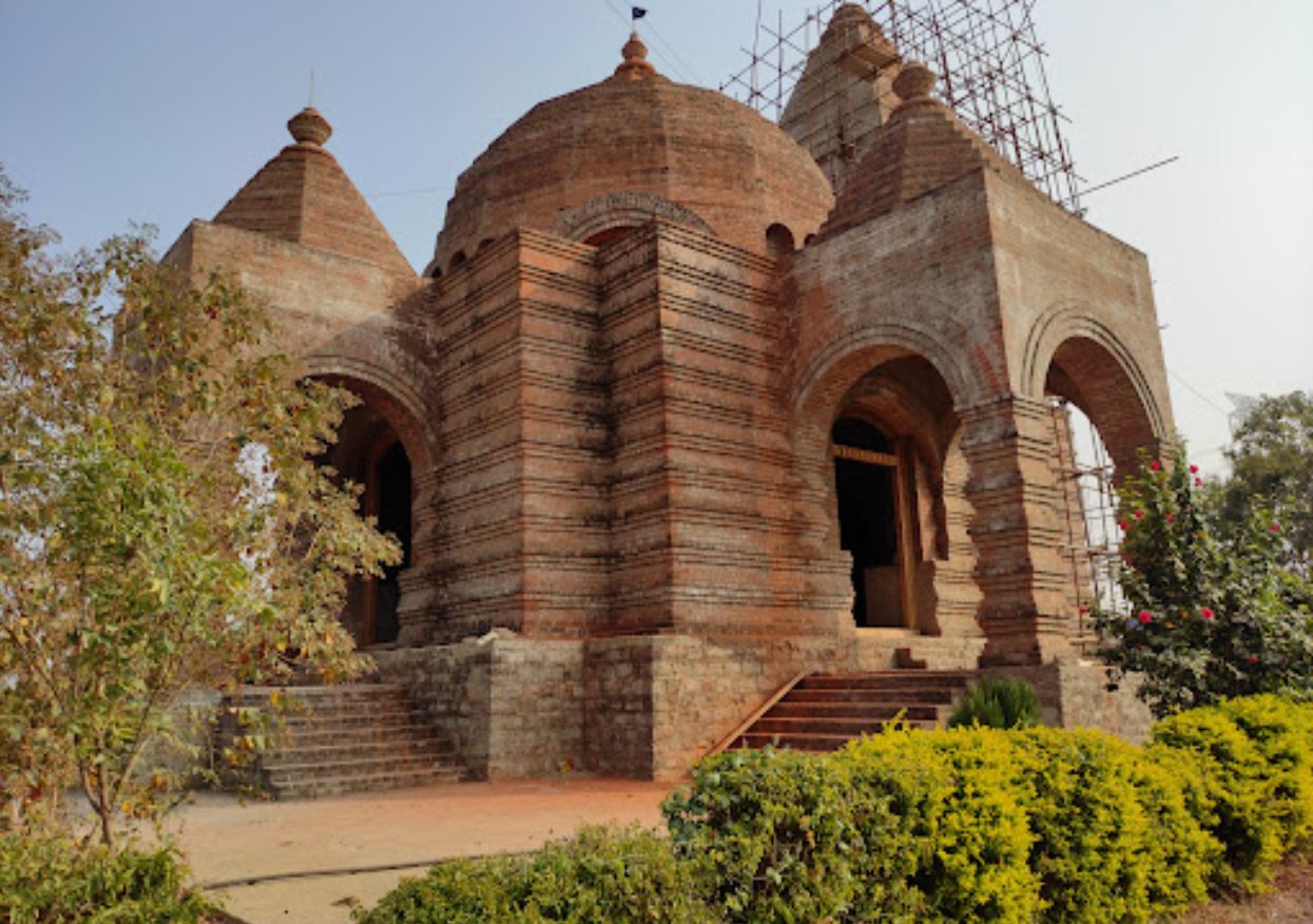Shri 1008 Adinath Digamber Jain Mandir, Lakhroni, District - Damoh (M.P.) image 1