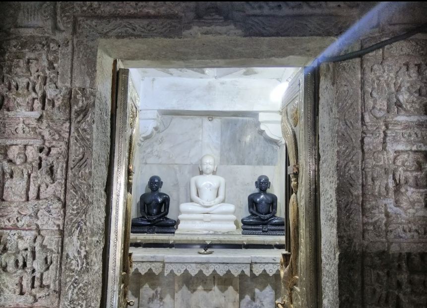 Shri 1008 Chandraprabhu Digamber Jain Mandir, Pavagarh Siddh Kshetra, Pavagarh, District-Panchmahal (Gujarat) image 3