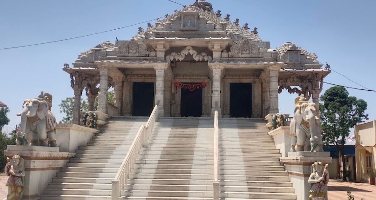 Shri Raj Rajendra Jayantsen Dham Jain Tirth, Shri Chintamani Shankeshwar Parshvnath Jinalaya, Indore-Dhar Road, Indore (M.P.) image 3