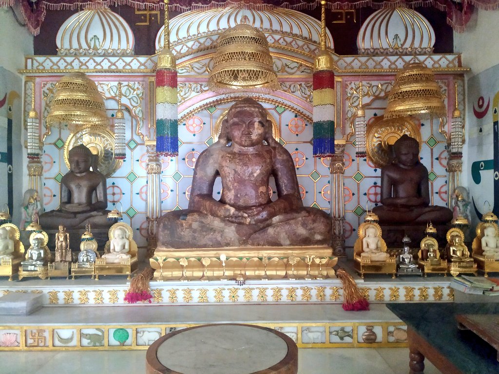 Shri Chintamani Parshvnath Digamber Jain Mandir, Deori, District - Sagar (Madhya Pradesh) thumbnail 4