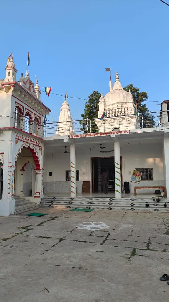 Shri Panchbalyati Tirthankar Digambar Jain Mandir, Kunwarpur, District - Panna (M.P.) thumbnail 6