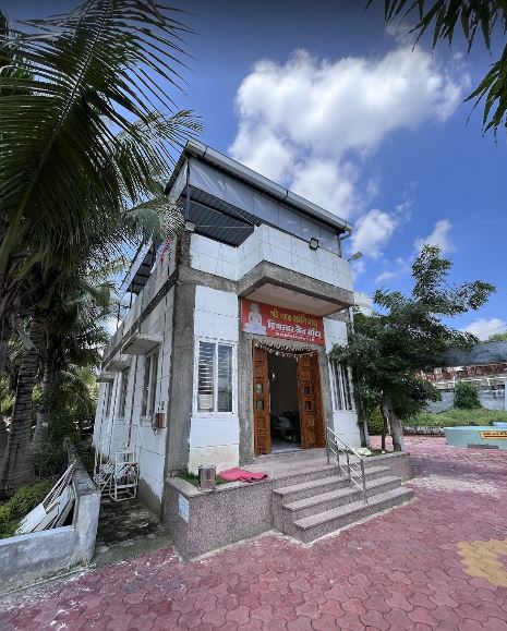 Shri 1008 Shantinath Digamber Jain Mandir, LN City, Opposite Gandhi Nagar, Indore (M.P.) image 2