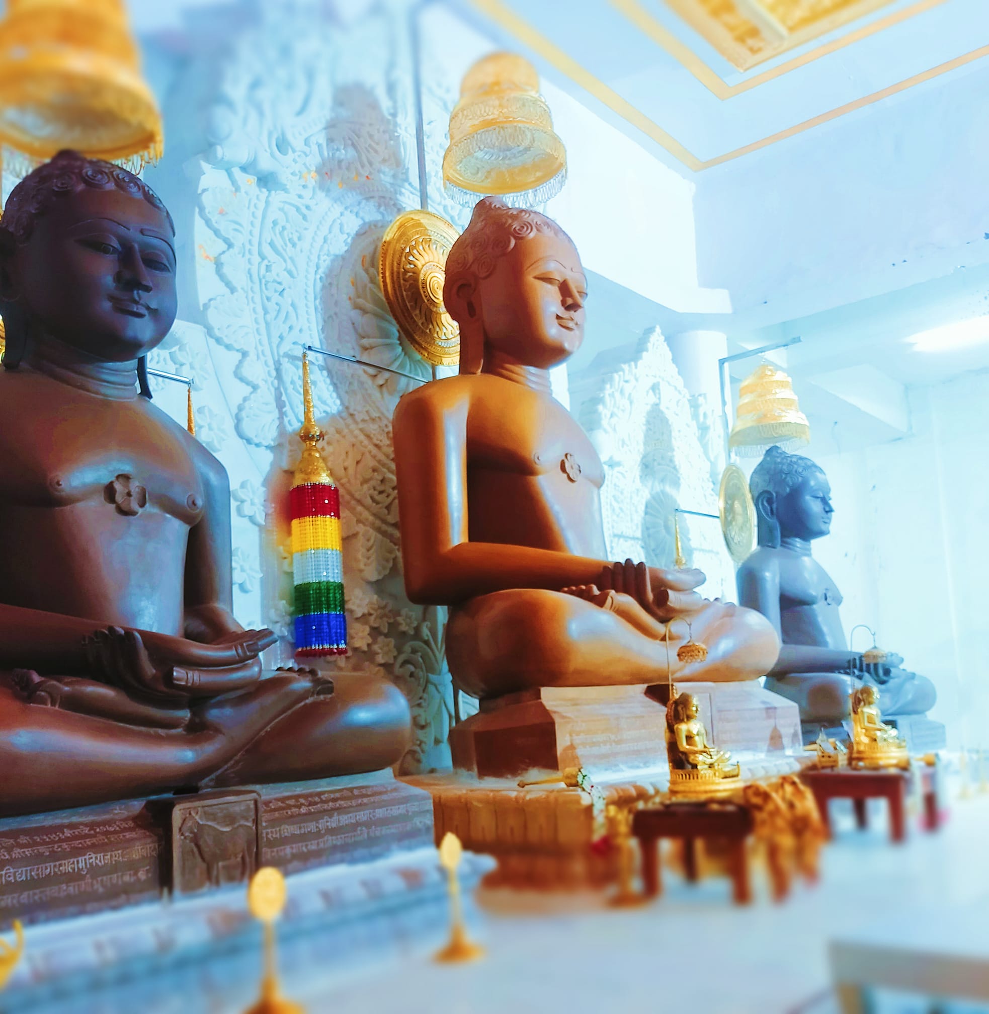 Shri 1008 Trimurti Digamber Jain Panchayati Mandir, Khimlasa, District - Sagar (Madhya Pradesh) thumbnail 5