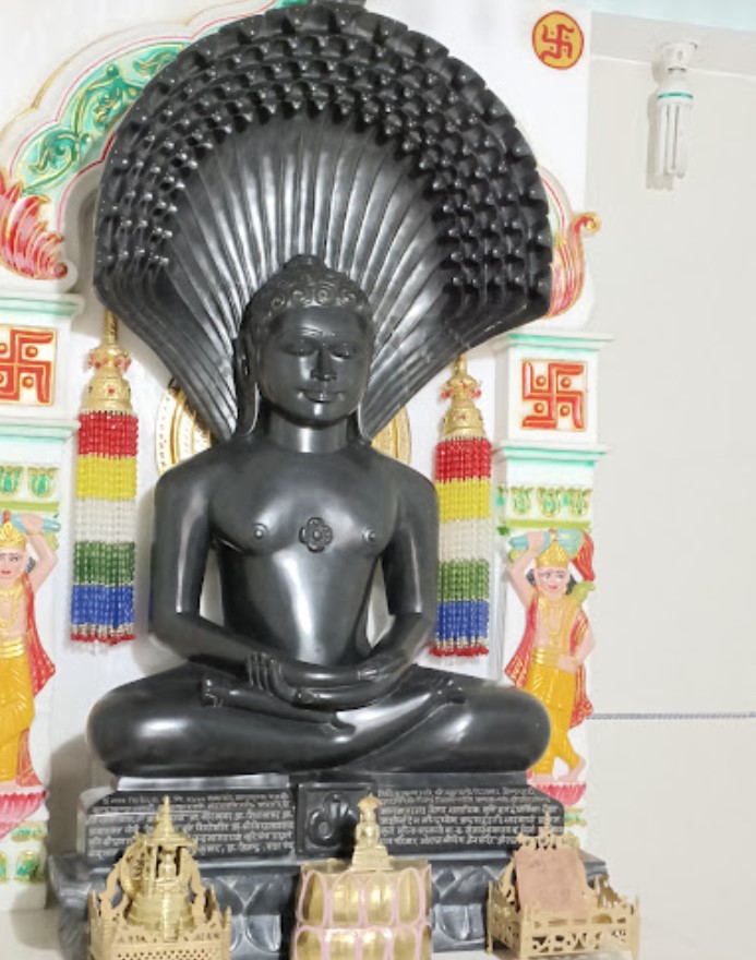 Shri 1008 Digamber Jain Mandir, Orchha, District - Niwari (M.P.) image 3