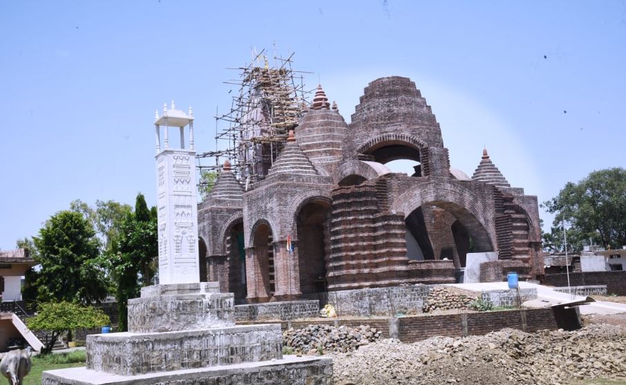 Shri 1008 Munisuvratnath Digamber Jain Manglodaya Tirth, Ruthiyai, District - Guna (M.P.) image 4