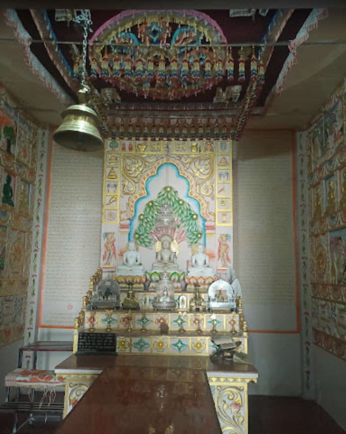 Shri 1008 Parshvnath Digamber Jain Mandir, Lar Ugad, District-Tikamgarh (M.P.) thumbnail 3