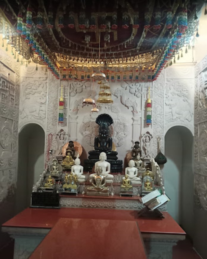Shri 1008 Parshvnath Digamber Jain Mandir, Lar Ugad, District-Tikamgarh (M.P.) image 7