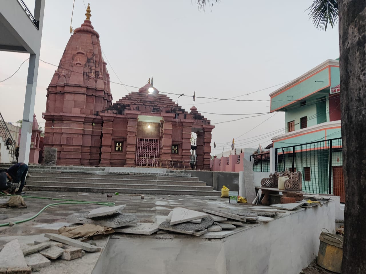 1008 Shri Parshvnath Digamber Jain Mandir, Hirnai, District - Vidisha (M.P.) thumbnail 2