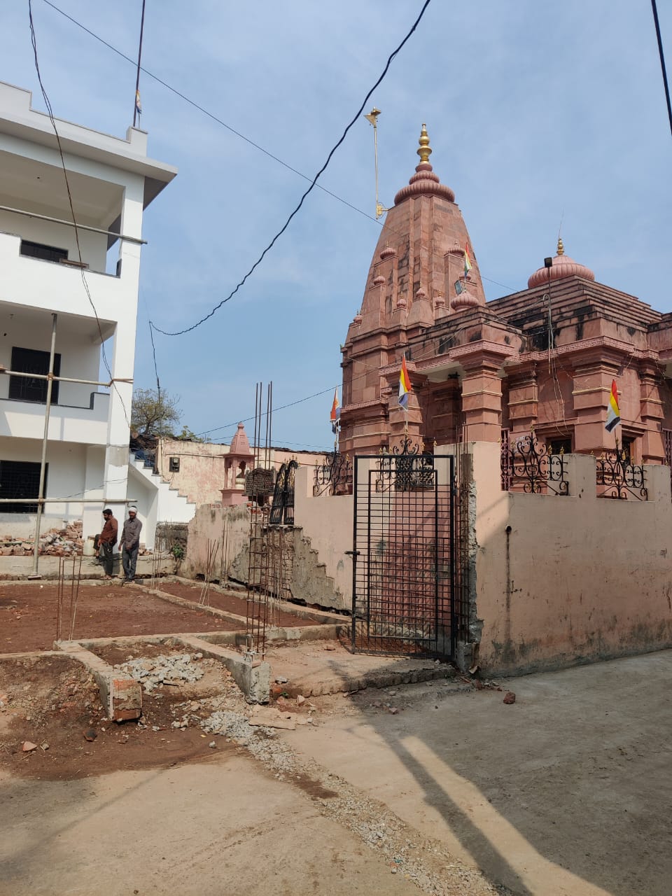 1008 Shri Parshvnath Digamber Jain Mandir, Hirnai, District - Vidisha (M.P.) thumbnail 3