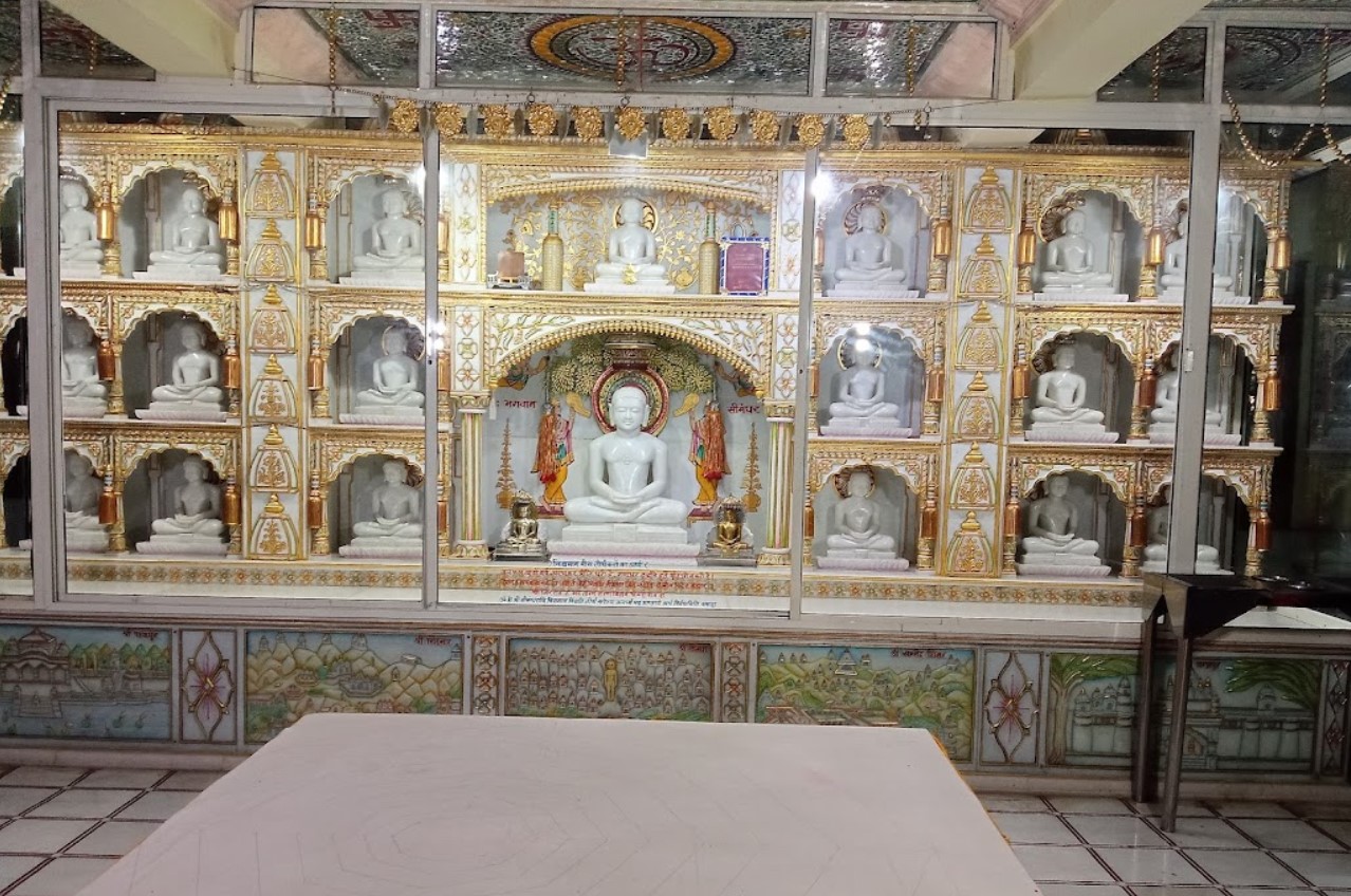 Shri Digamber Jain Mandir and Dharmshala, Kund Kund Nagar, Sonagiri, Sinawal, District - Datia (M.P.) image 1