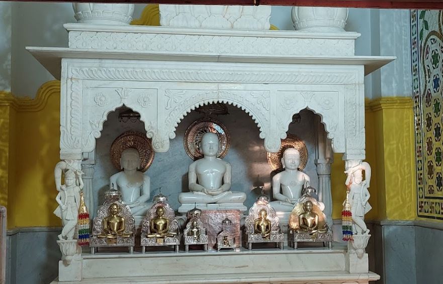 Shri Digamber Jain Mandir, Khari, District - Vidisha (M.P.) image 2